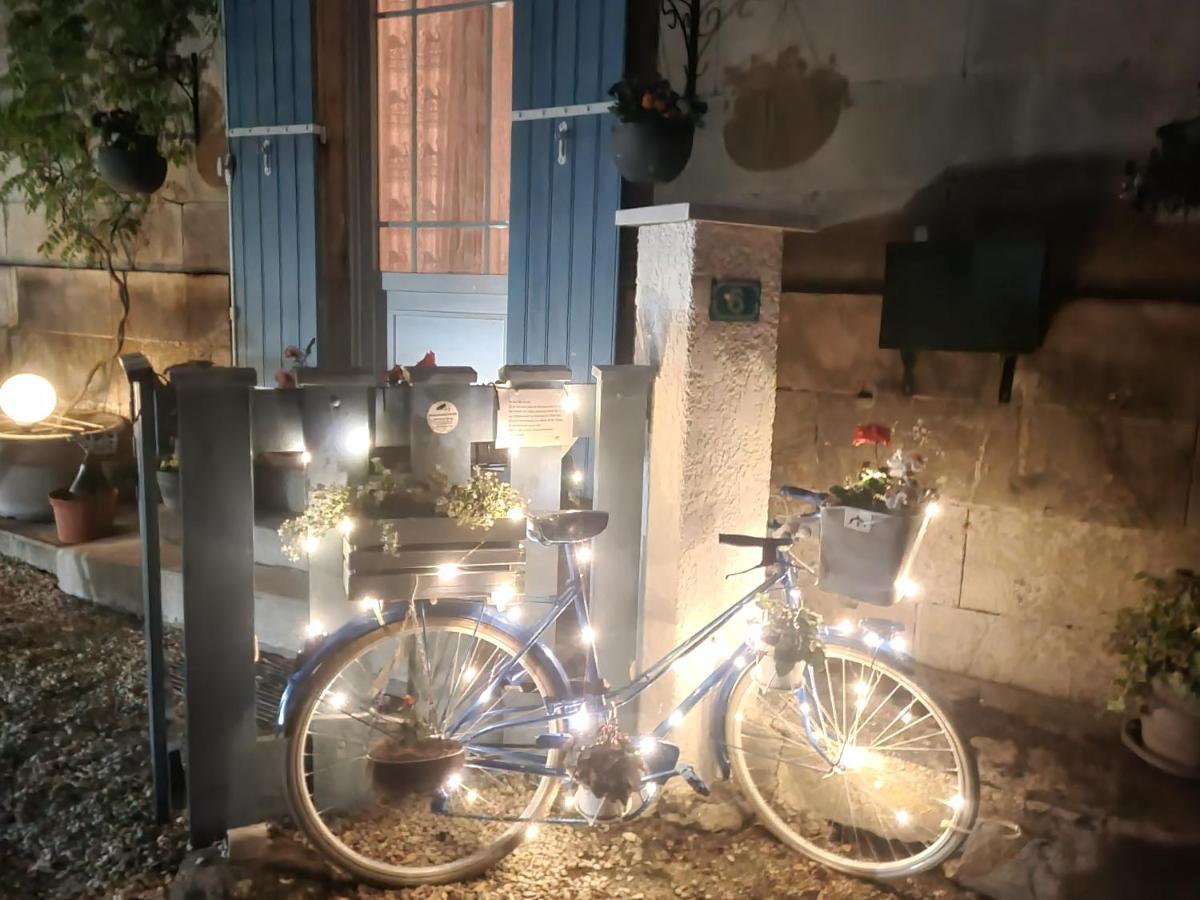 La Charentaise Des Lilas Saint-Leger  Bagian luar foto